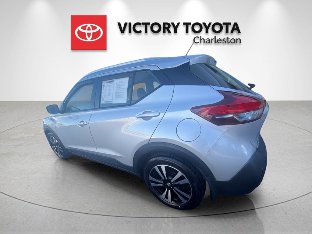 Used 2020 Nissan Kicks SV FWD image 3