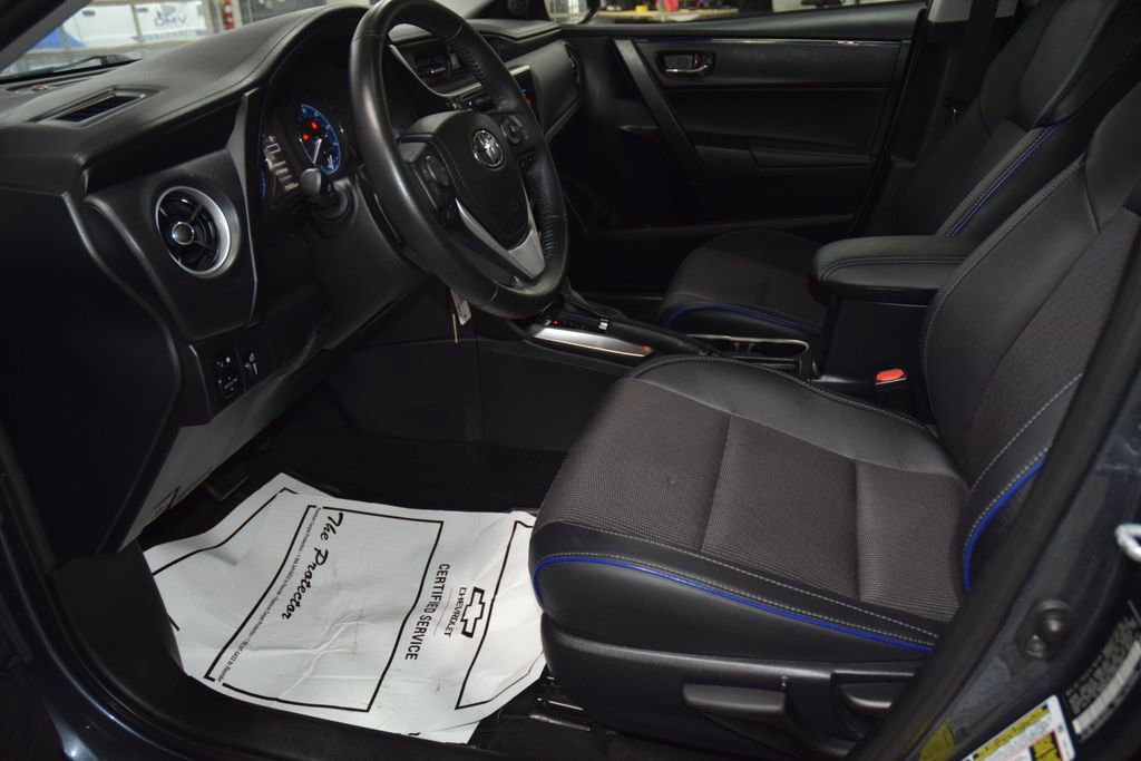Used 2018 Toyota Corolla SE image 35