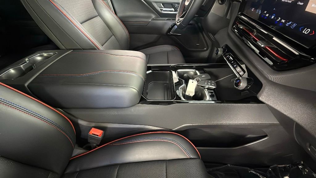 Certified 2025 Chevrolet Silverado EV RST AWD/4WD image 38