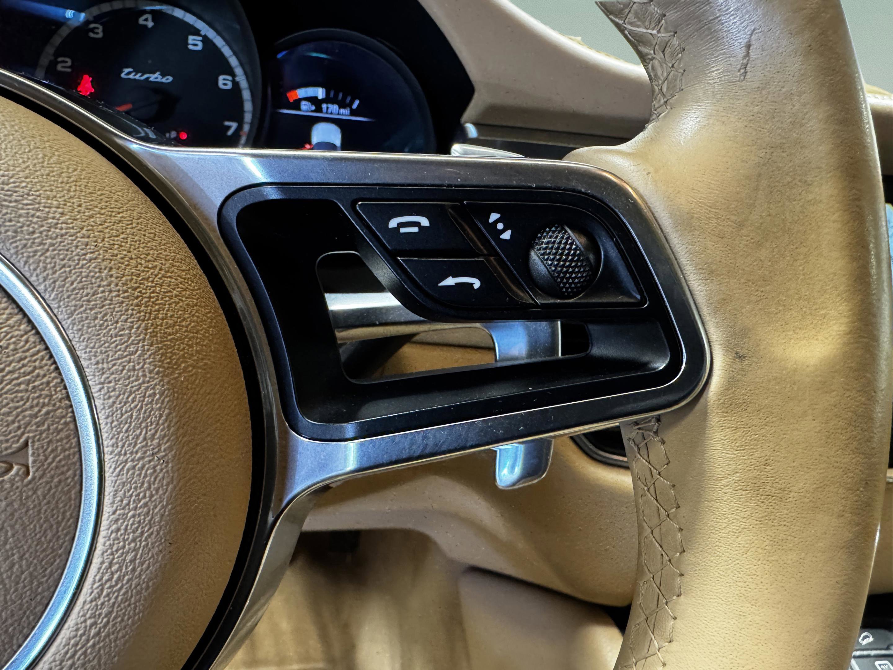 Used 2016 Porsche Macan Turbo image 45