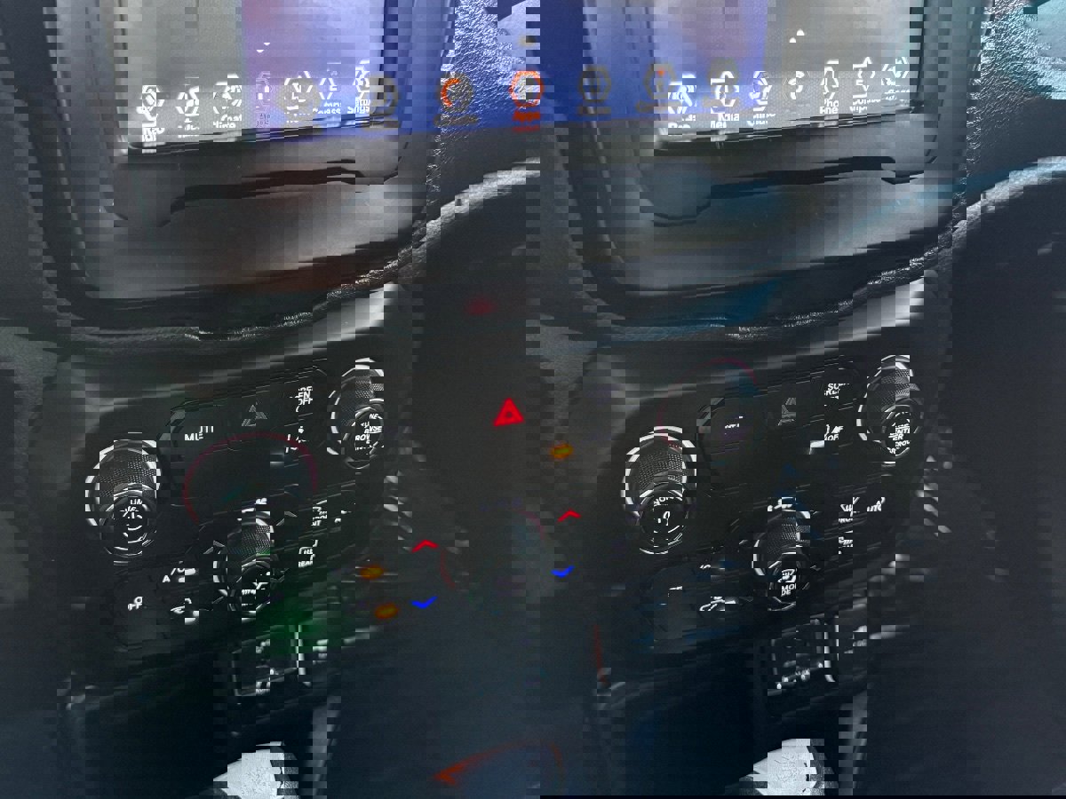 Used 2021 Jeep Renegade Sport FWD image 30