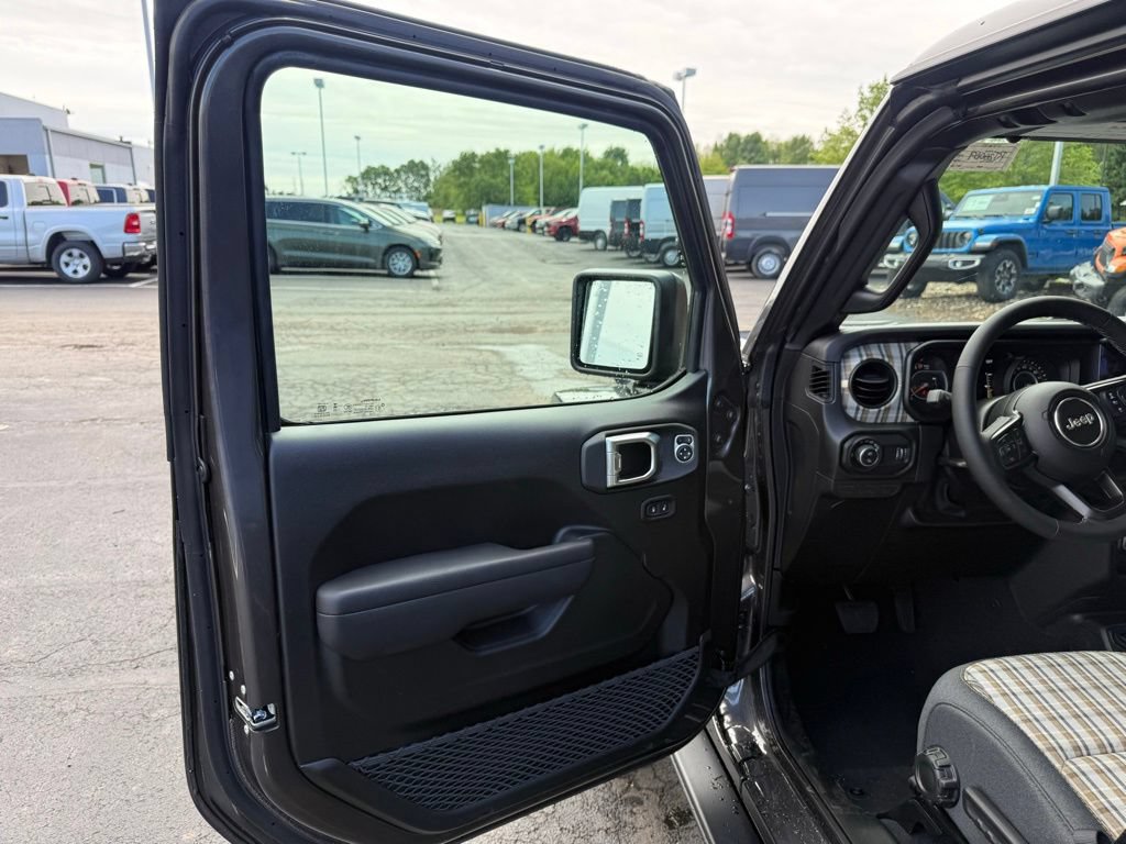 New 2026 Jeep Gladiator Sport AWD/4WD image 14