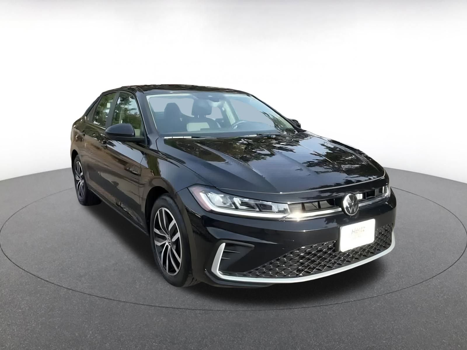 Used 2025 Volkswagen Jetta SE image 3