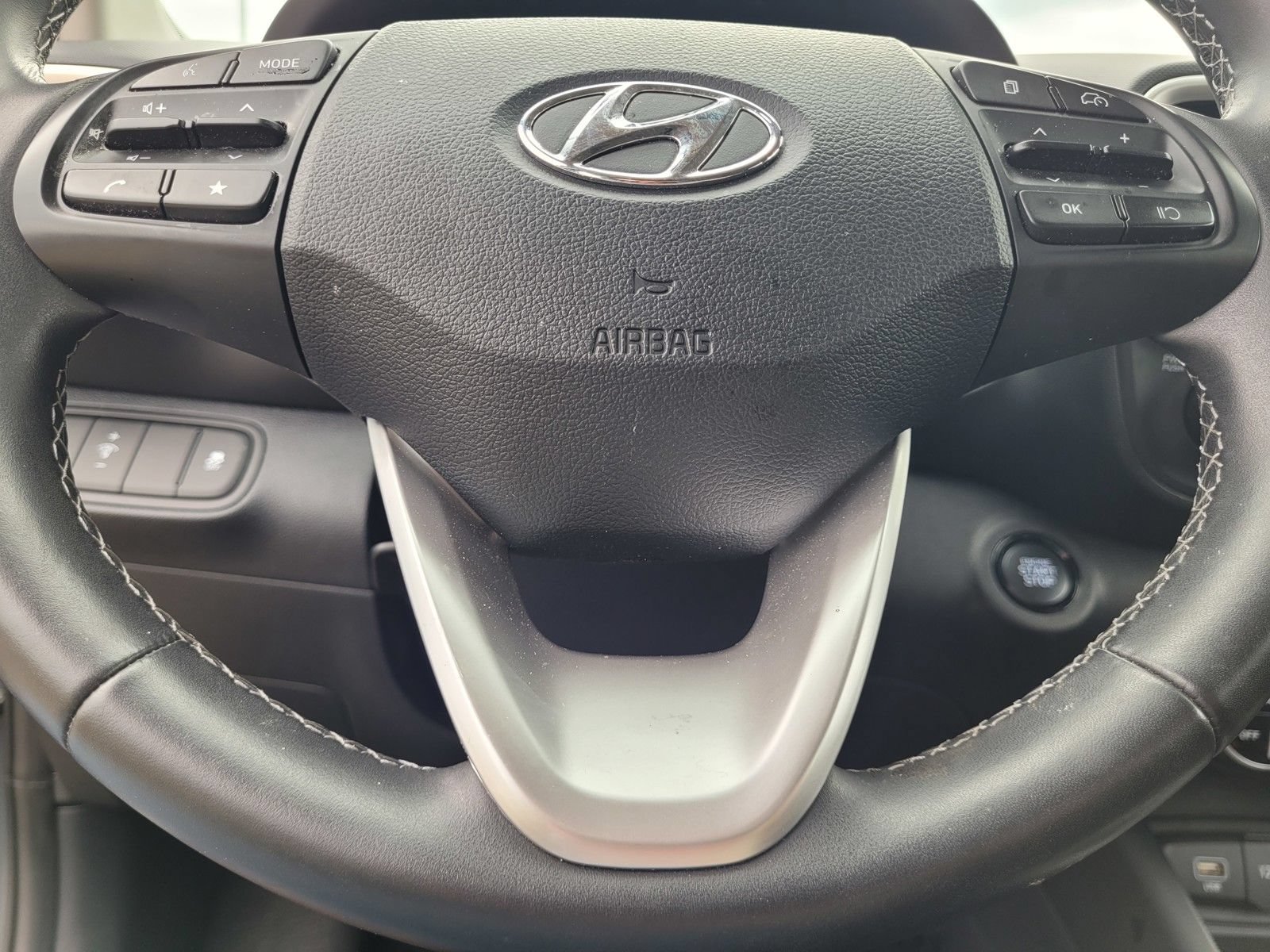 Certified 2026 Hyundai Venue SEL FWD image 32