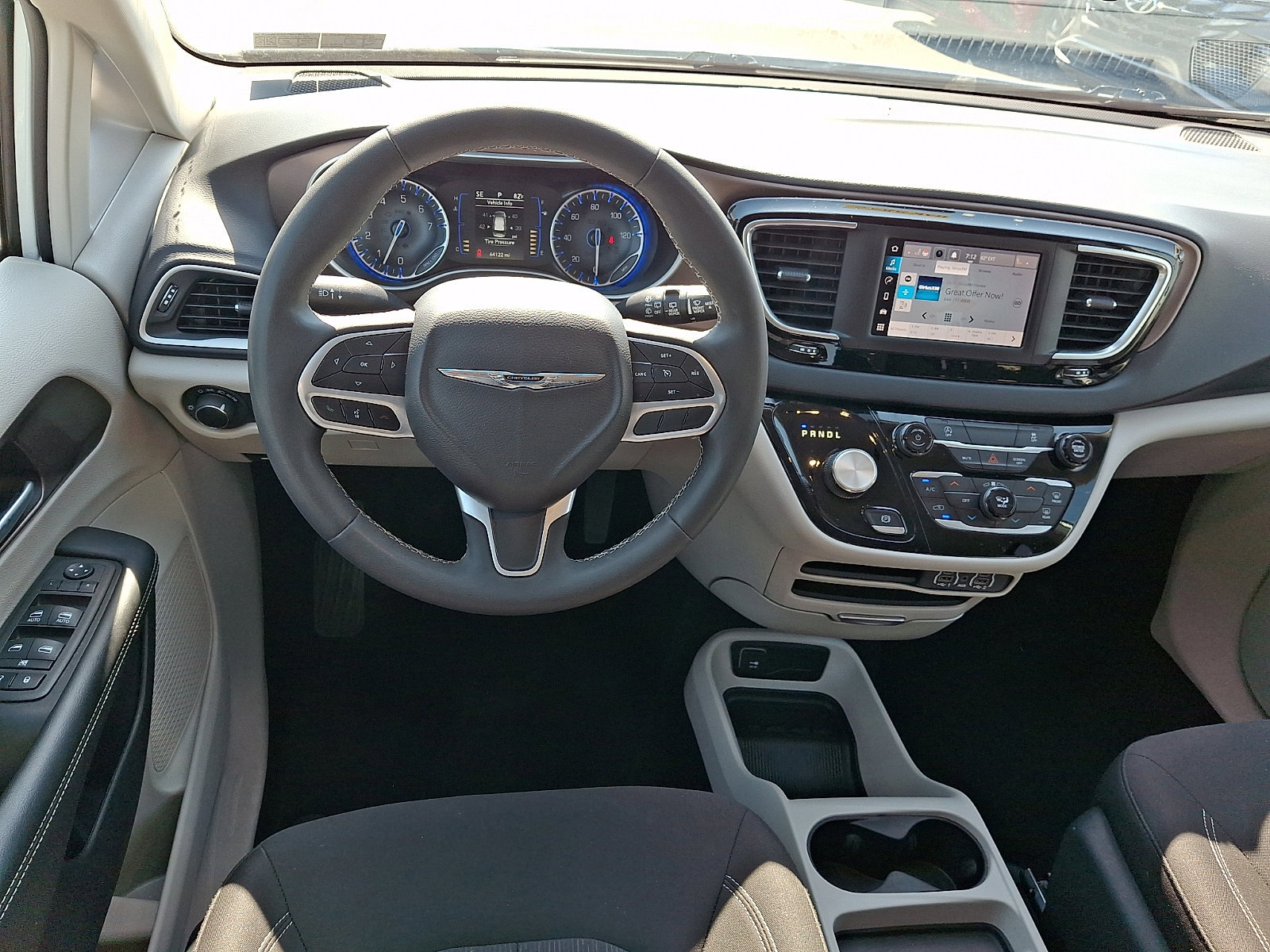 Used 2023 Chrysler Voyager LX FWD image 12