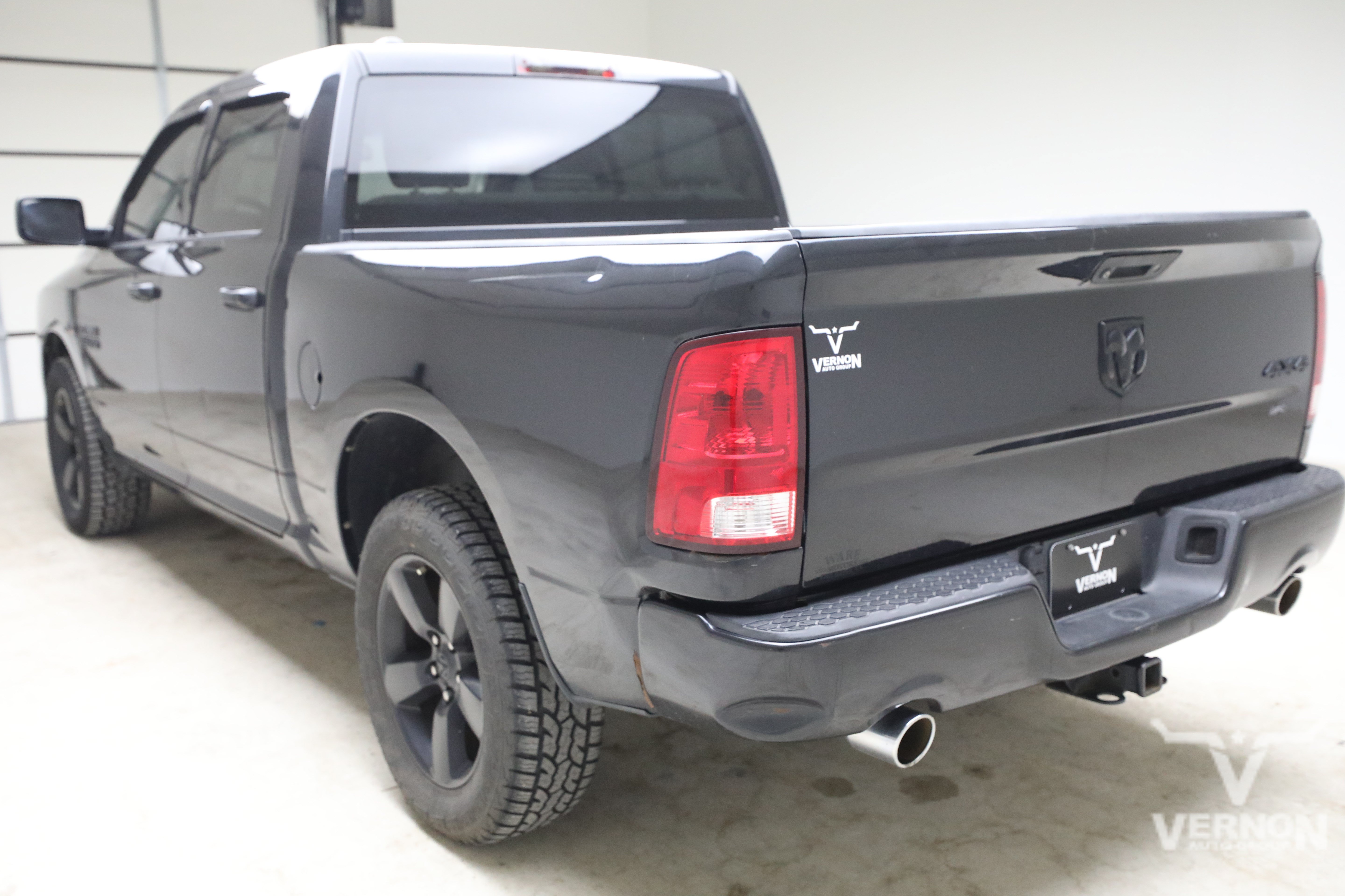 Used 2016 RAM 1500 ST AWD/4WD image 3