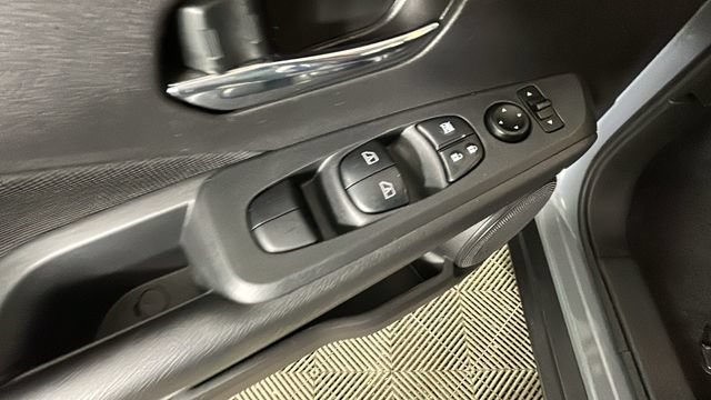 Used 2023 Nissan Kicks SV FWD image 10