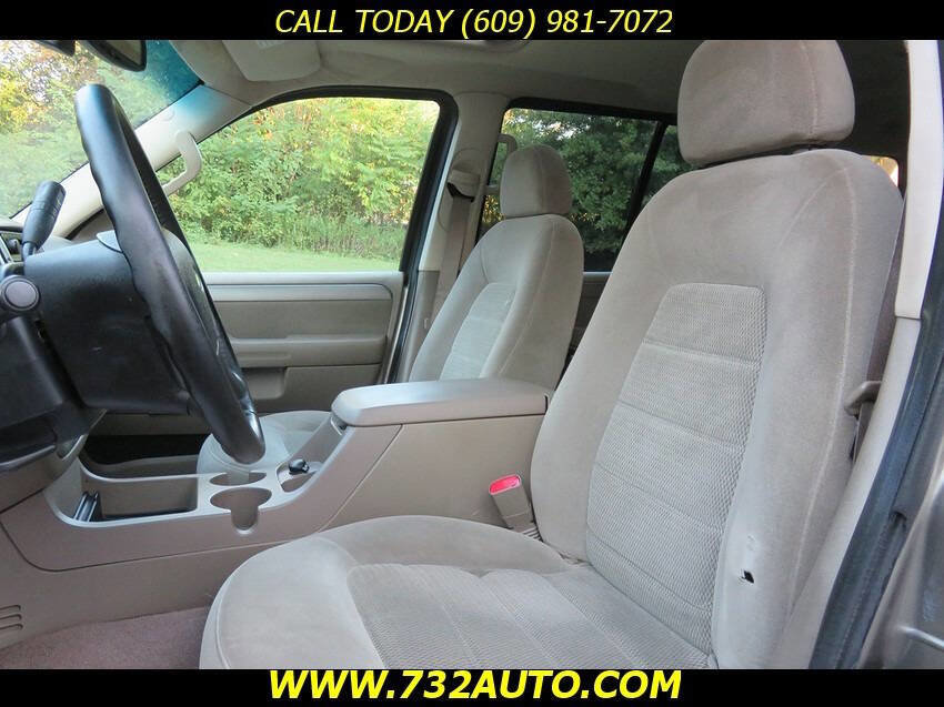 Used 2003 Ford Explorer XLT image 23