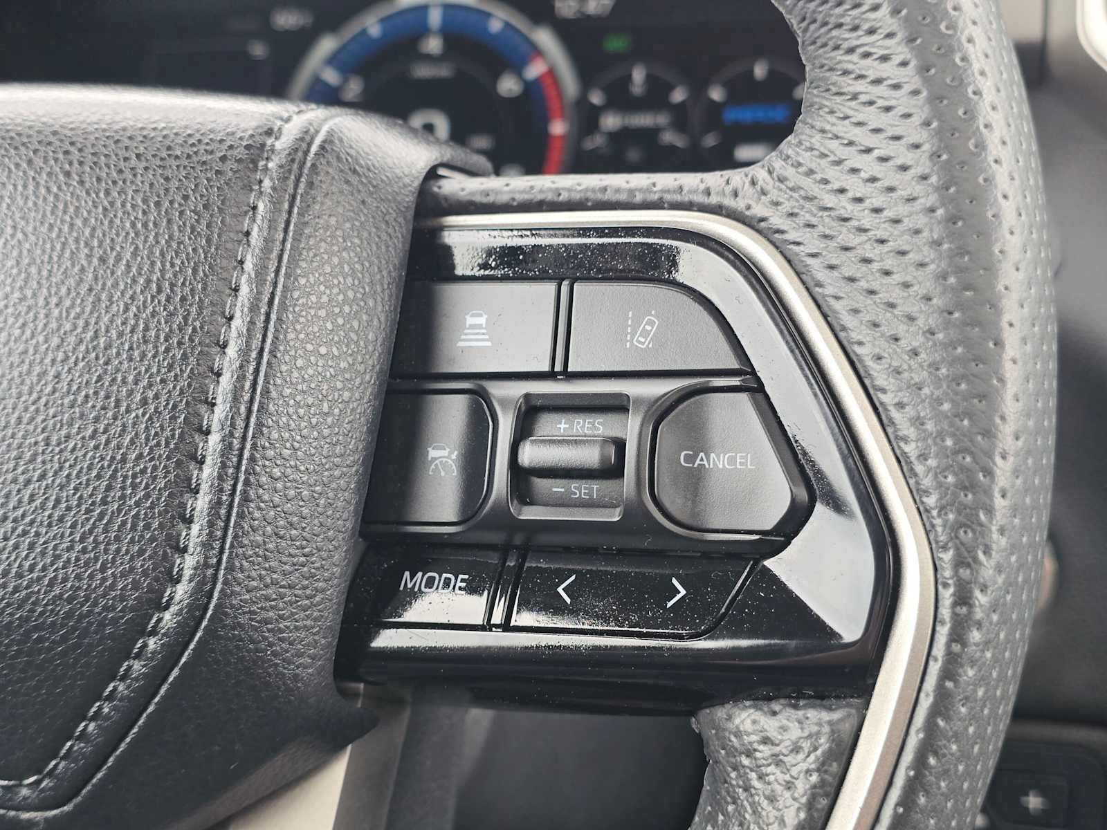 Used 2024 Toyota Tundra Limited AWD/4WD image 30