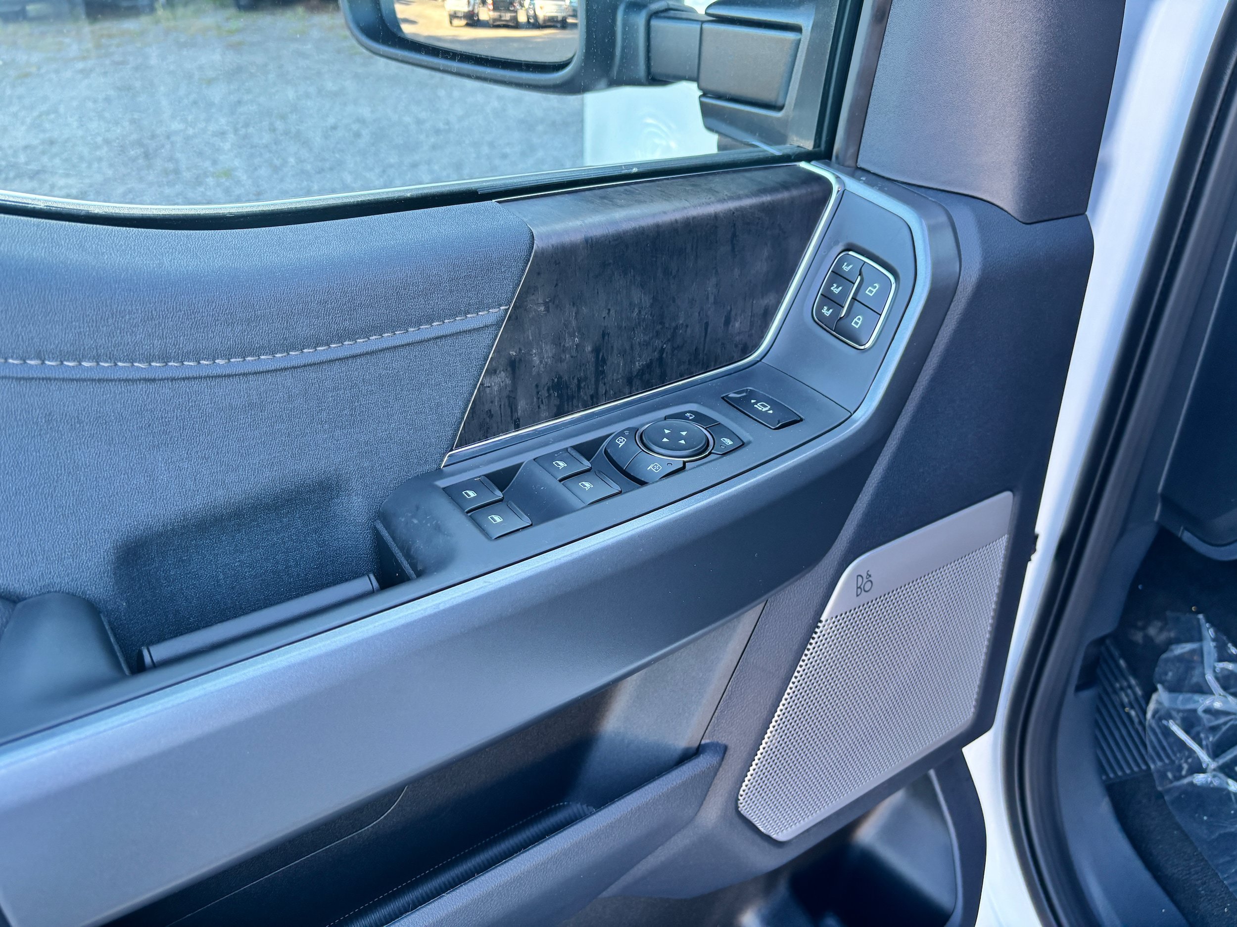 New 2027 Ford F250 Lariat w/ Lariat Premium Package AWD/4WD image 14