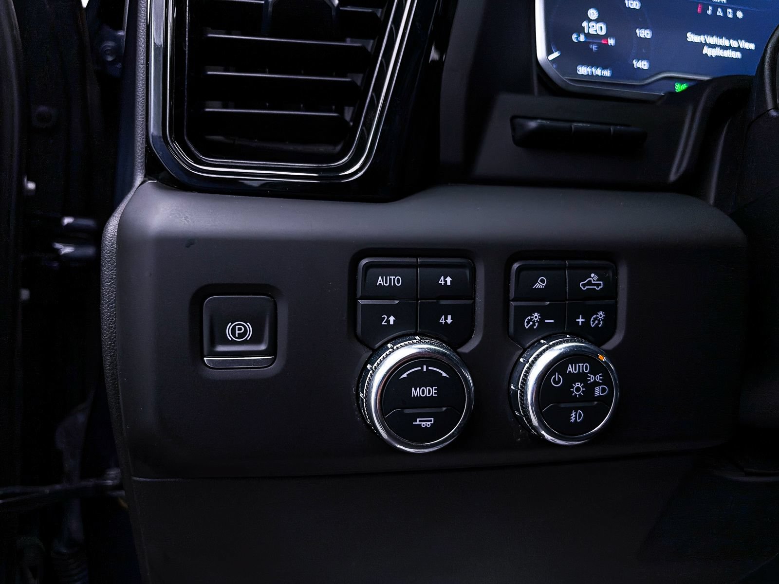 Used 2023 GMC Sierra 1500 AT4 w/ AT4 Premium Package AWD/4WD image 5