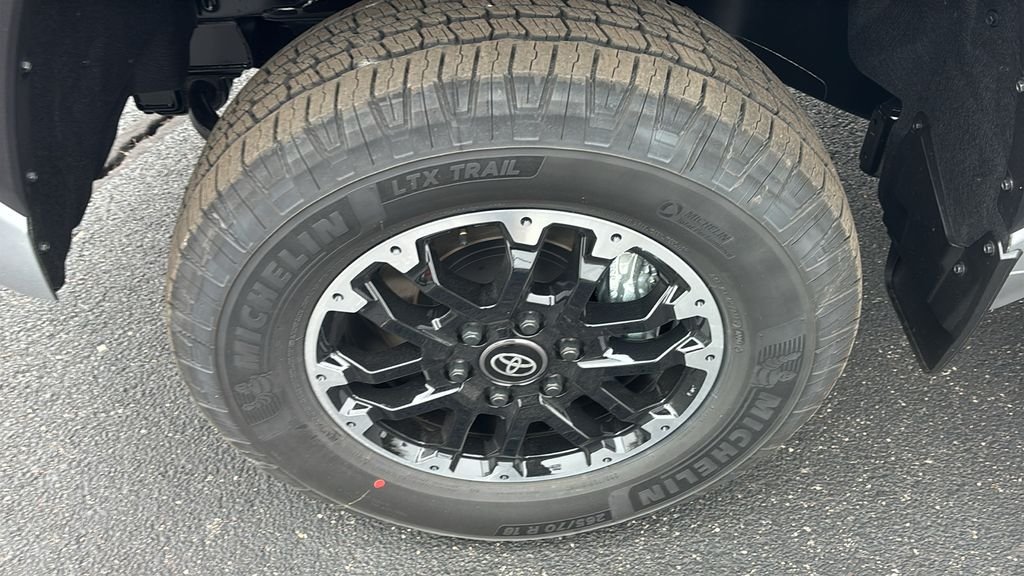 New 2026 Toyota Tundra SR5 w/ TRD Off-Road Premium Package AWD/4WD image 38