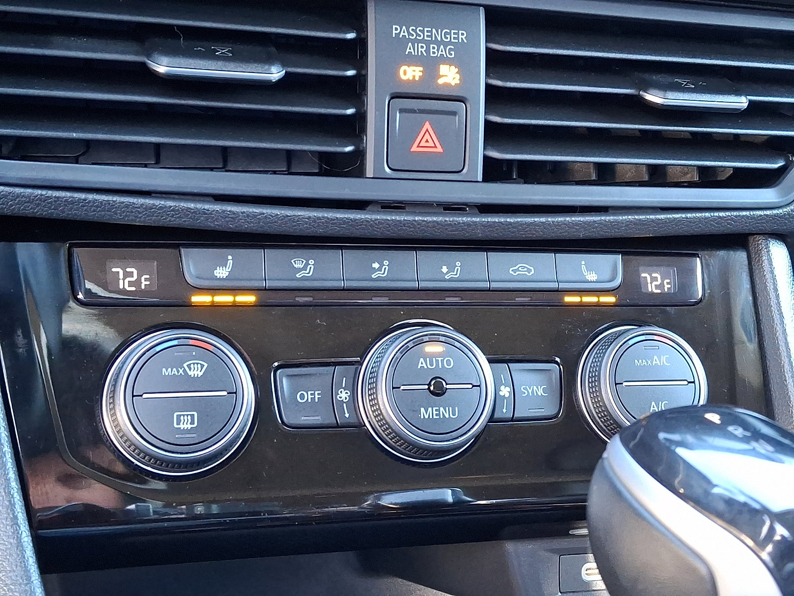 Used 2023 Volkswagen Jetta SE FWD image 18