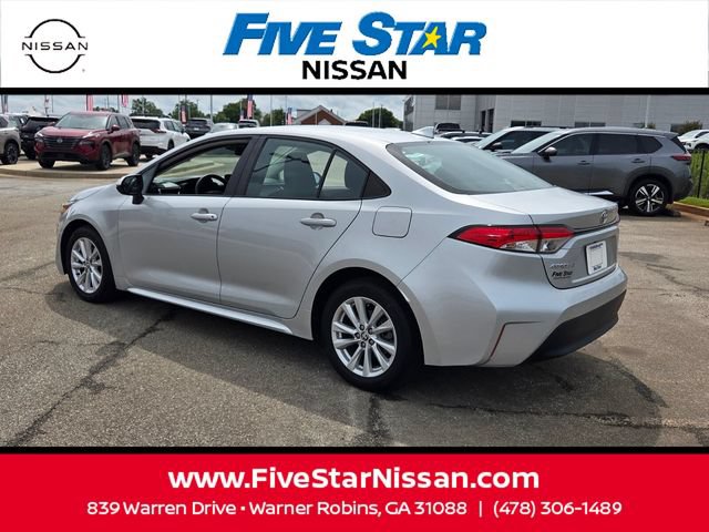 Used 2024 Toyota Corolla LE w/ LE Convenience Package FWD image 9
