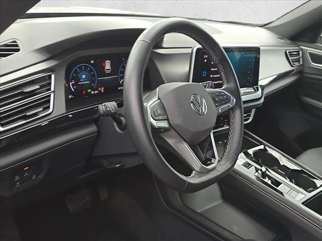 Used 2025 Volkswagen Atlas Cross Sport SE AWD/4WD image 11
