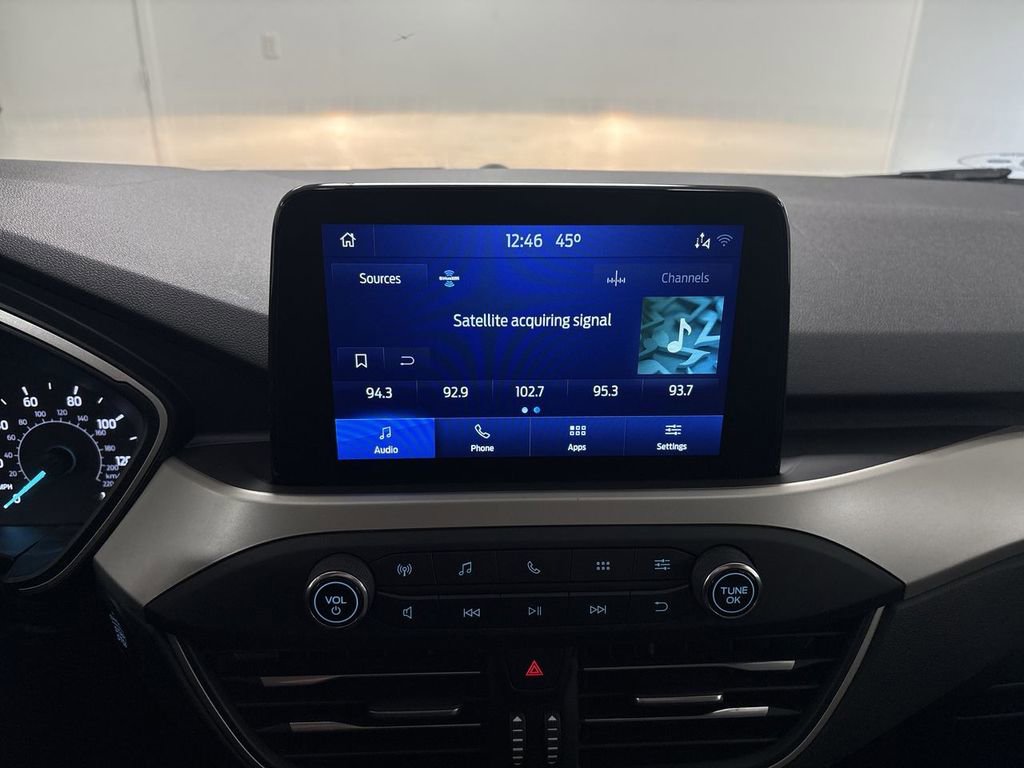 Used 2022 Ford Escape SE image 30