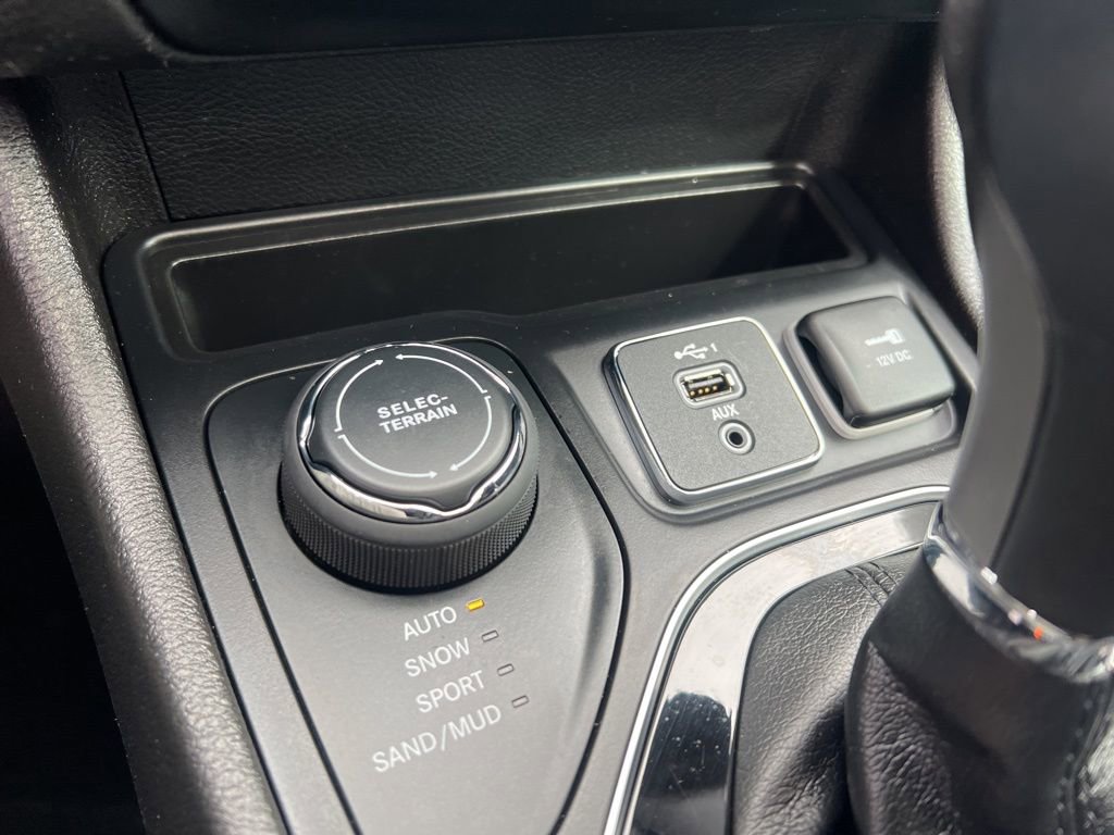 Used 2019 Jeep Cherokee Limited image 62