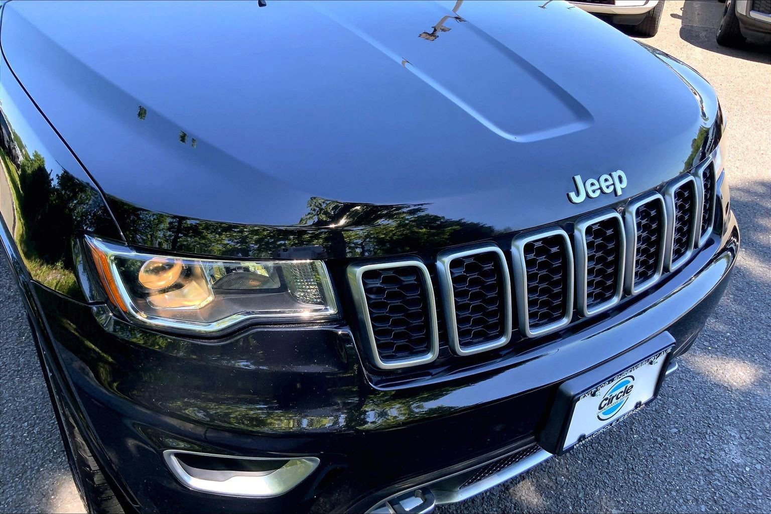 Used 2018 Jeep Grand Cherokee Limited AWD/4WD image 27