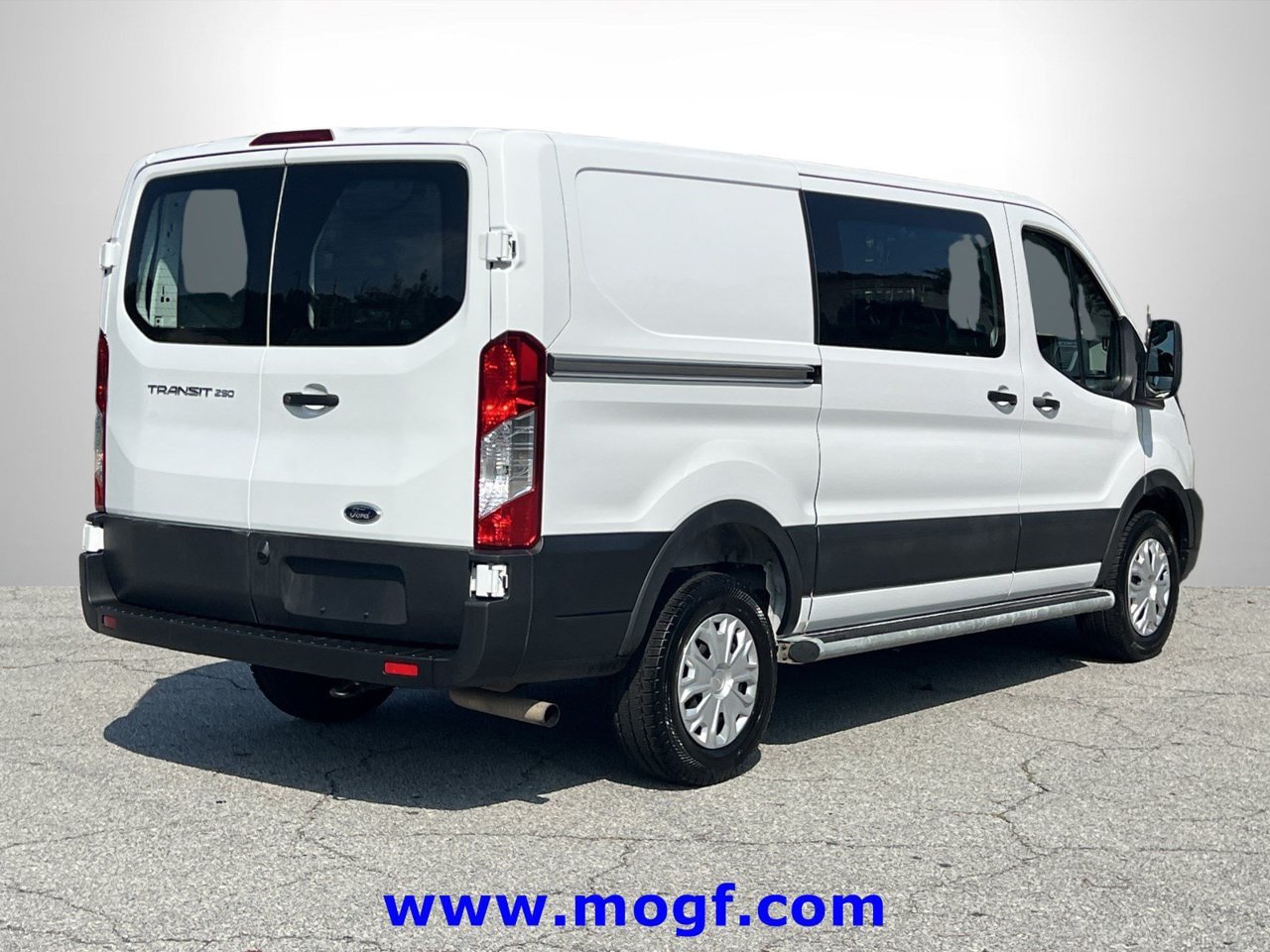 Used 2025 Ford Transit 250 Low Roof w/ Exterior Upgrade Package RWD image 3