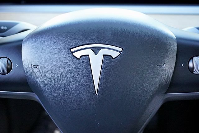 Used 2022 Tesla Model 3 Long Range AWD/4WD image 37