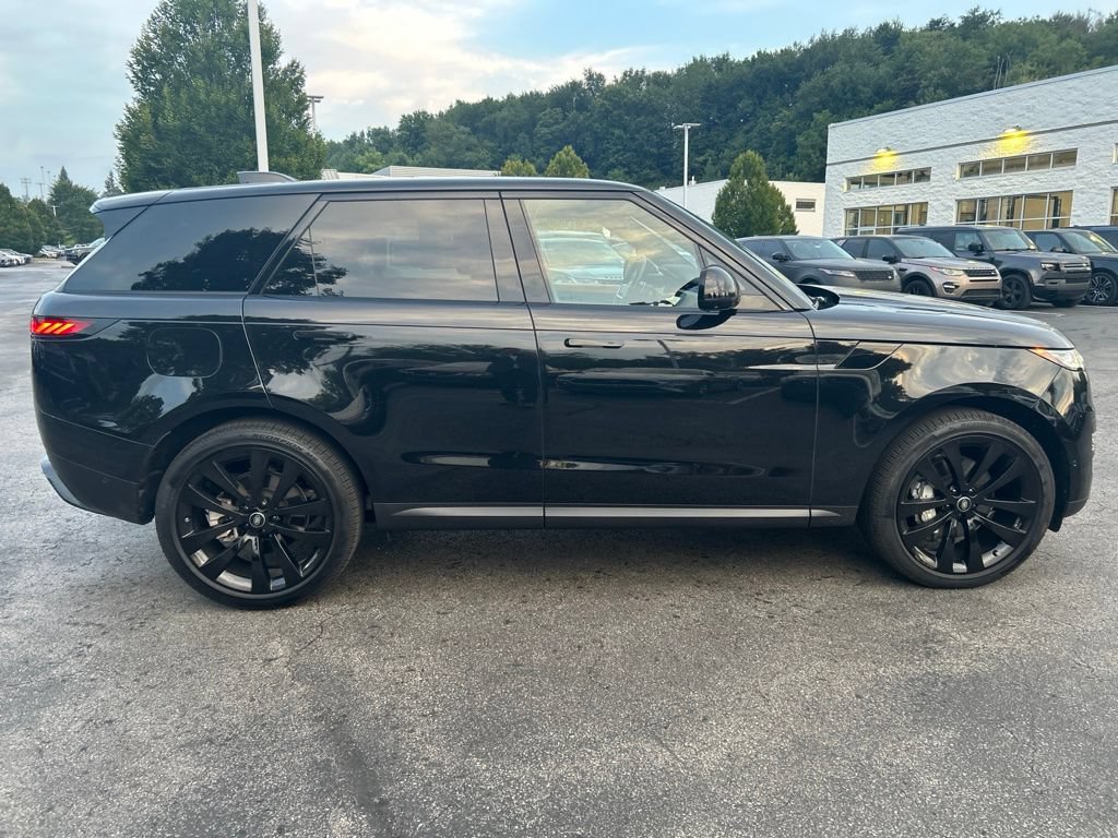 Certified 2025 Land Rover Range Rover Sport SE AWD/4WD image 7