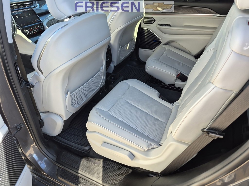 Used 2022 Jeep Grand Cherokee L Overland w/ Advanced Protech Group III image 9