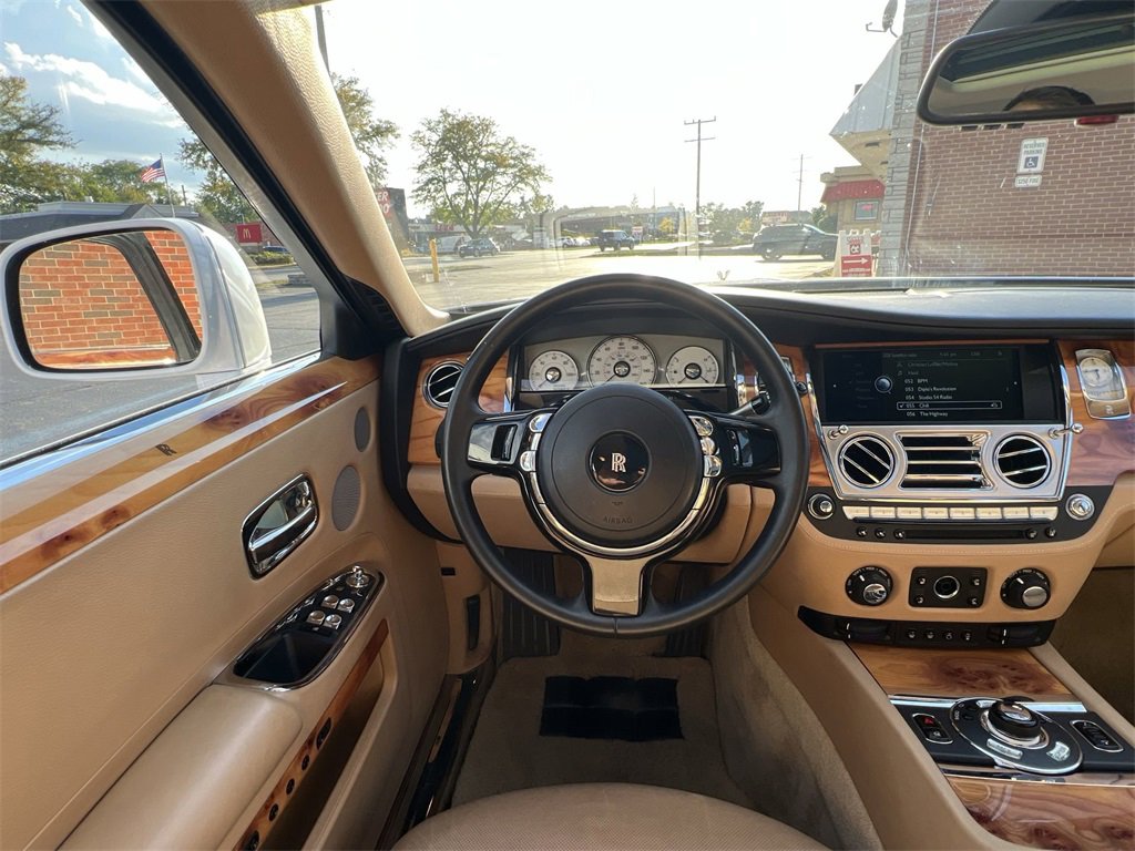 Used 2011 Rolls-Royce Ghost image 17