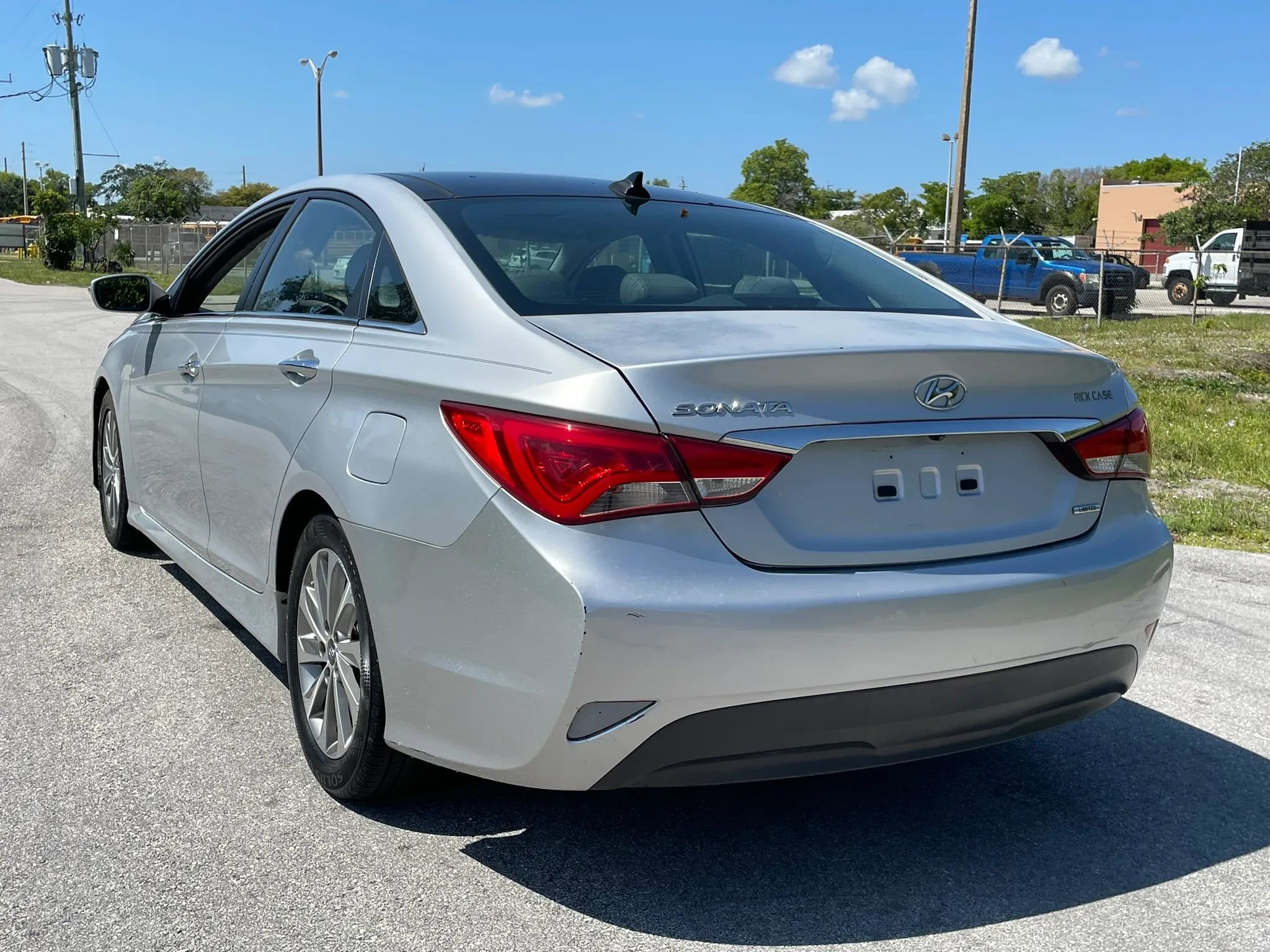 Used 2014 Hyundai Sonata Limited w/ Technology Package 05 FWD image 10