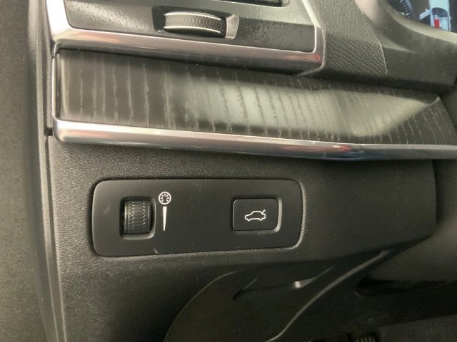 Used 2020 Volvo XC90 T6 Momentum image 28