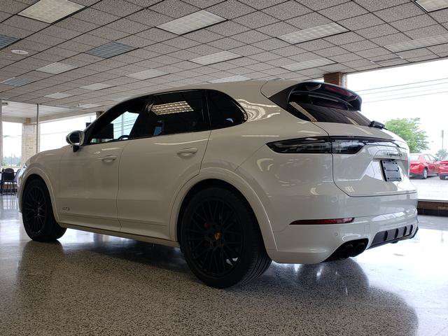 Used 2023 Porsche Cayenne GTS AWD/4WD image 2