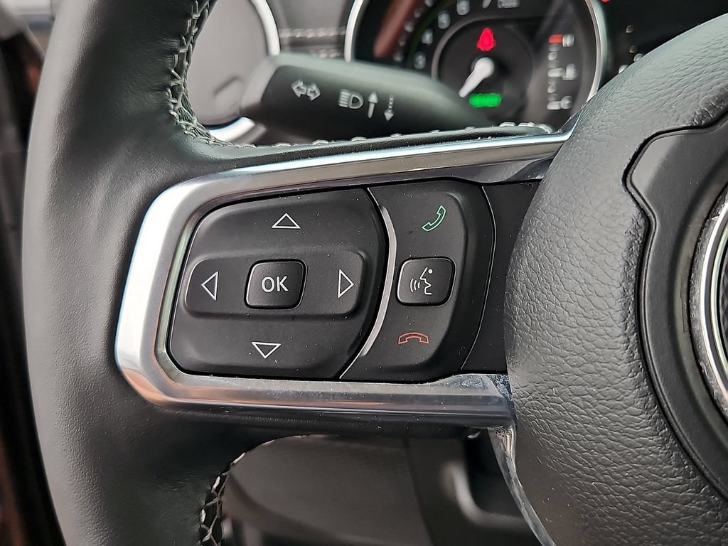 Used 2023 Jeep Wrangler Unlimited Sahara w/ Cold Weather Group AWD/4WD image 23