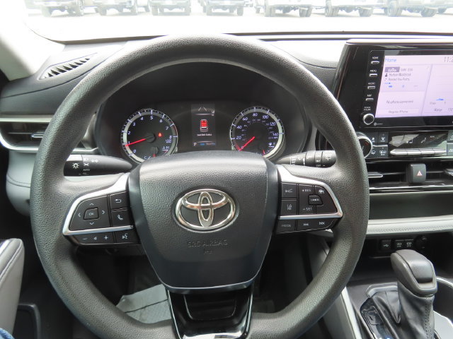 Used 2021 Toyota Highlander L FWD image 33
