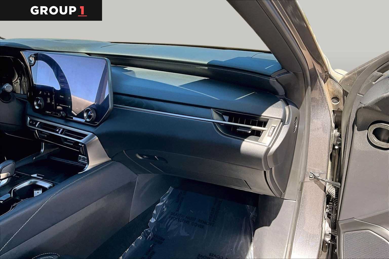 Used 2025 Lexus RX 450h AWD w/ Convenience Package image 18