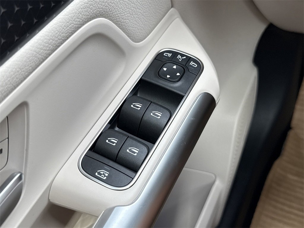 New 2025 Mercedes-Benz GLA 250 image 21