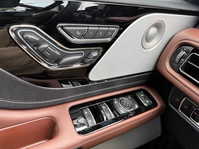 New 2026 Lincoln Aviator Reserve AWD/4WD image 22