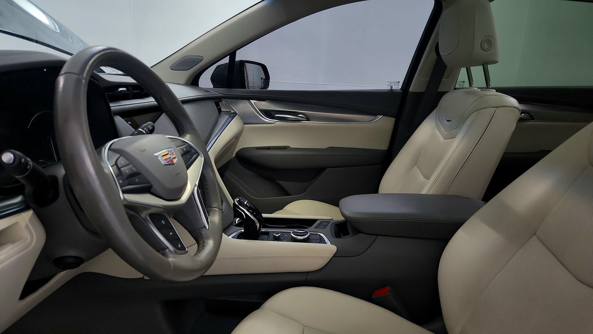 Certified 2023 Cadillac XT5 Premium Luxury AWD/4WD image 17