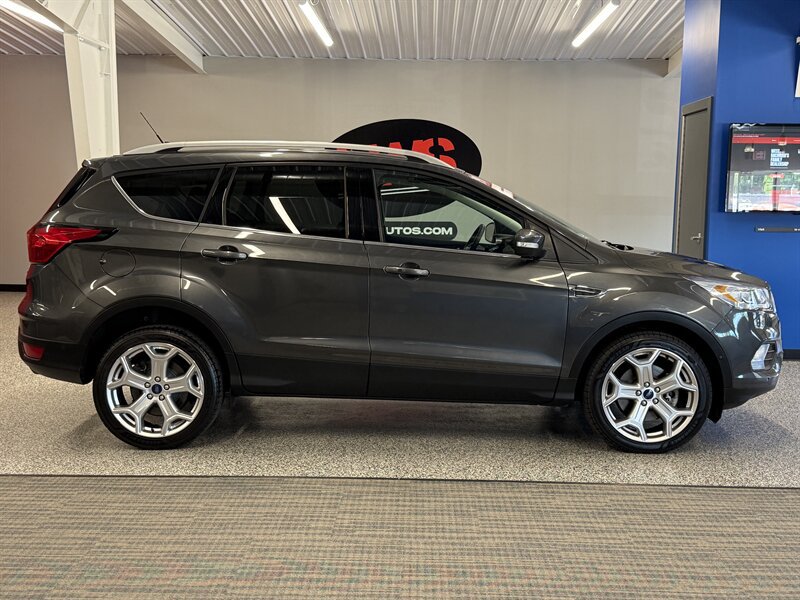 Used 2019 Ford Escape Titanium AWD/4WD image 9