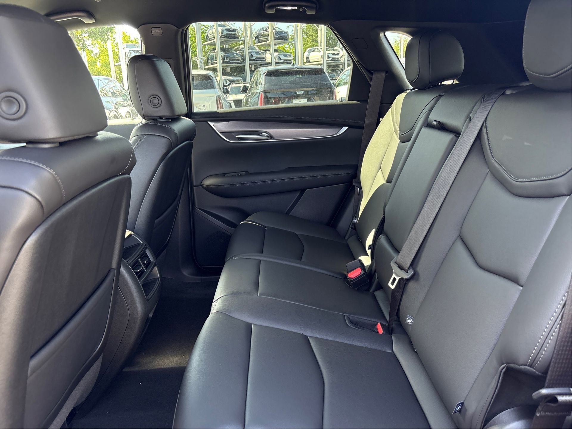 New 2025 Cadillac XT5 Luxury image 10