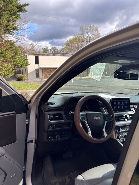 Used 2021 Chevrolet Tahoe LT w/ LT Signature Package image 13