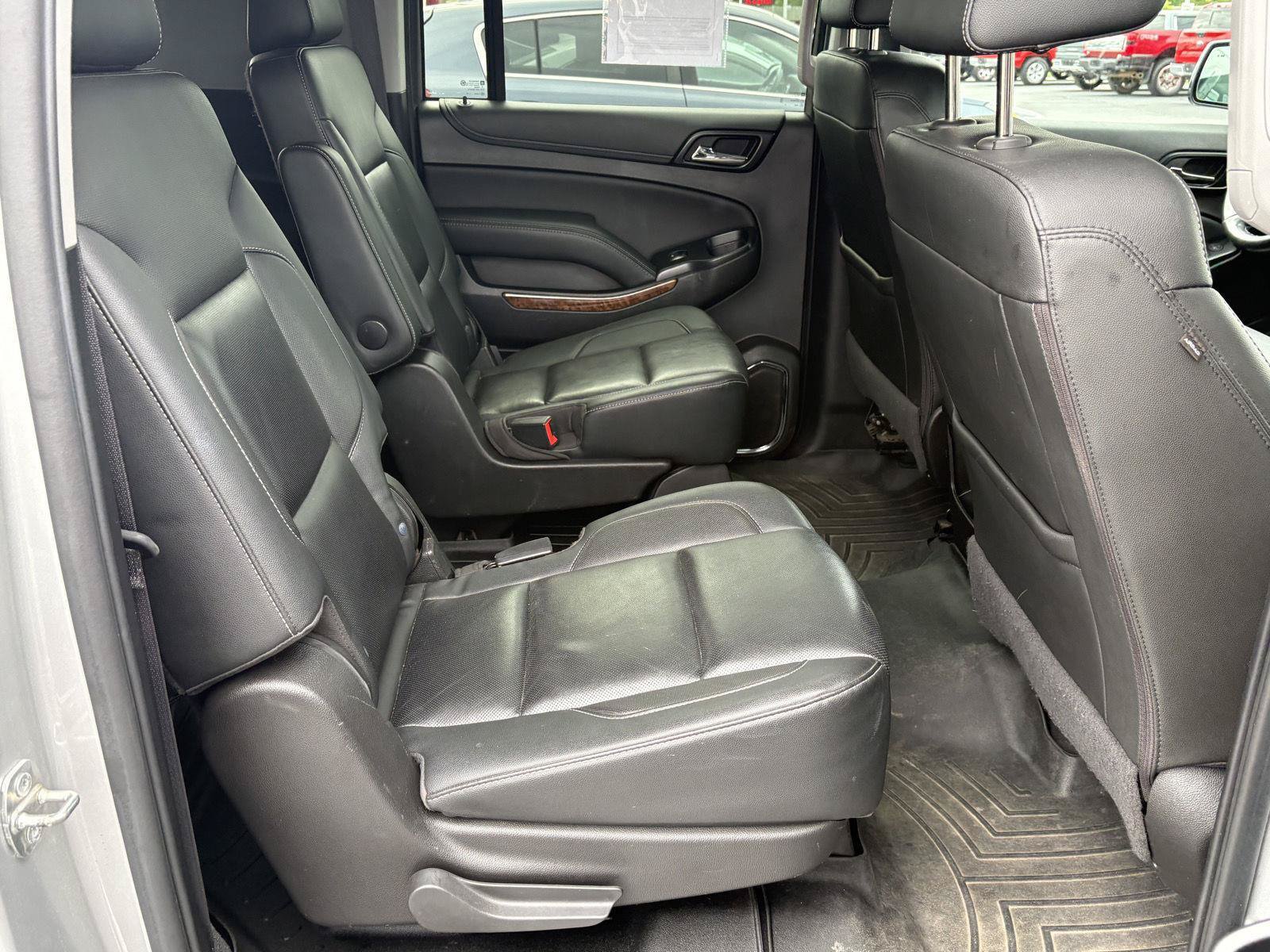Used 2020 Chevrolet Suburban Premier AWD/4WD image 20