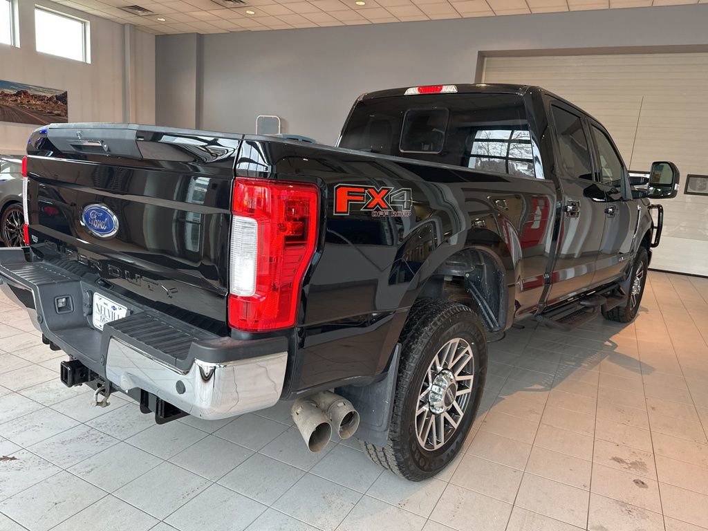 Used 2019 Ford F250 Lariat w/ Lariat Ultimate Package image 3