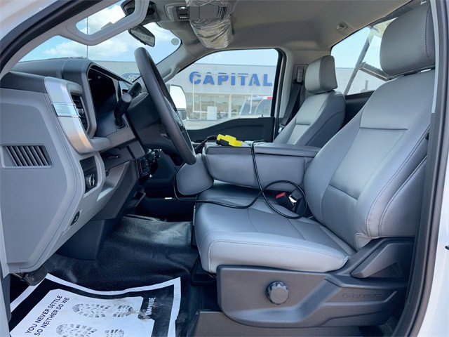 New 2025 Ford F550 4x4 Regular Cab Super Duty image 12