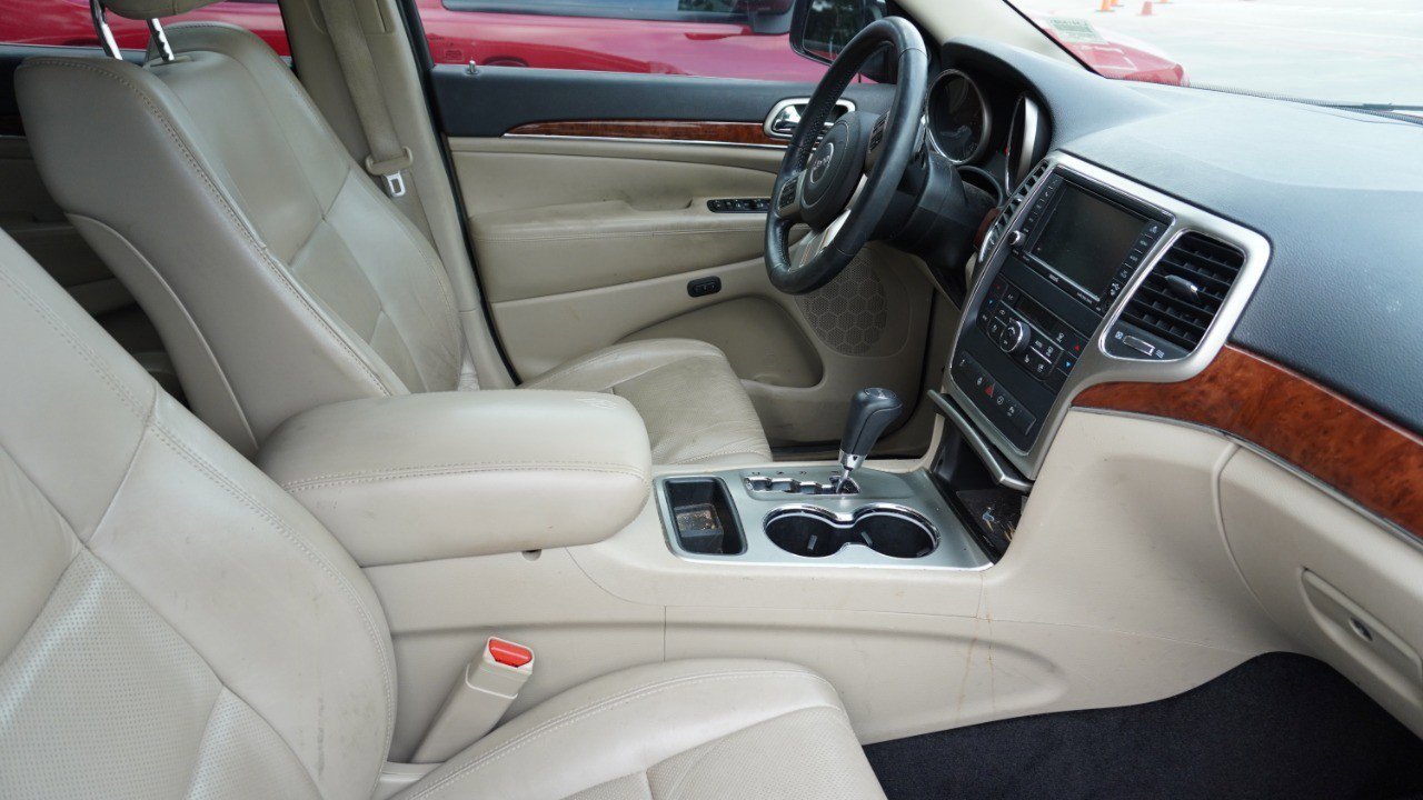 Used 2013 Jeep Grand Cherokee Limited w/ Luxury Group II image 8