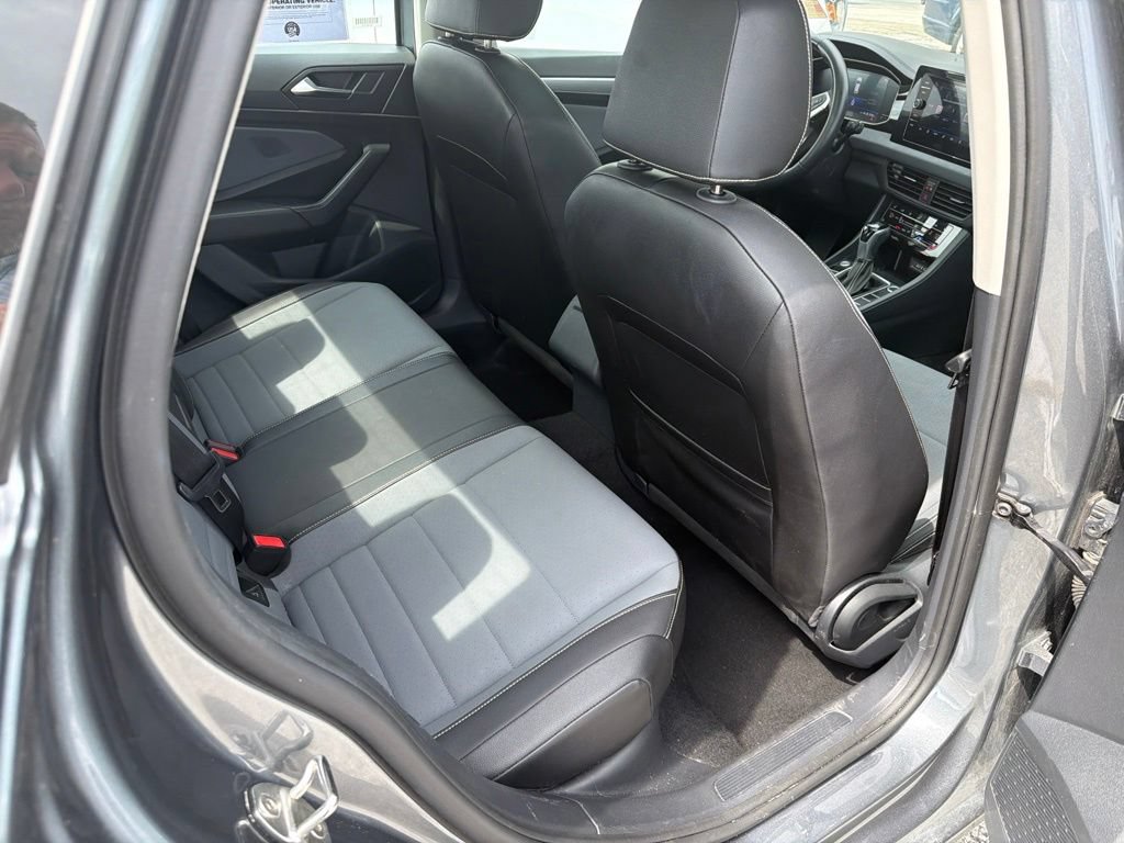 Used 2025 Volkswagen Jetta SE FWD image 23