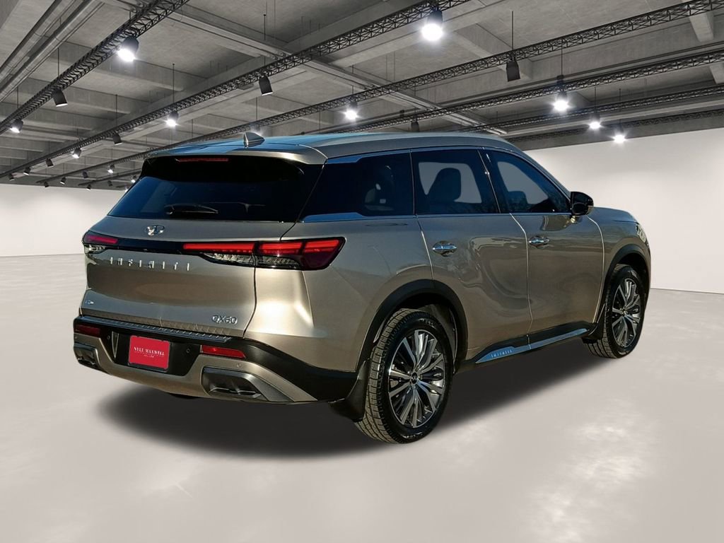 Used 2023 INFINITI QX60 Sensory w/ Vision Package image 16