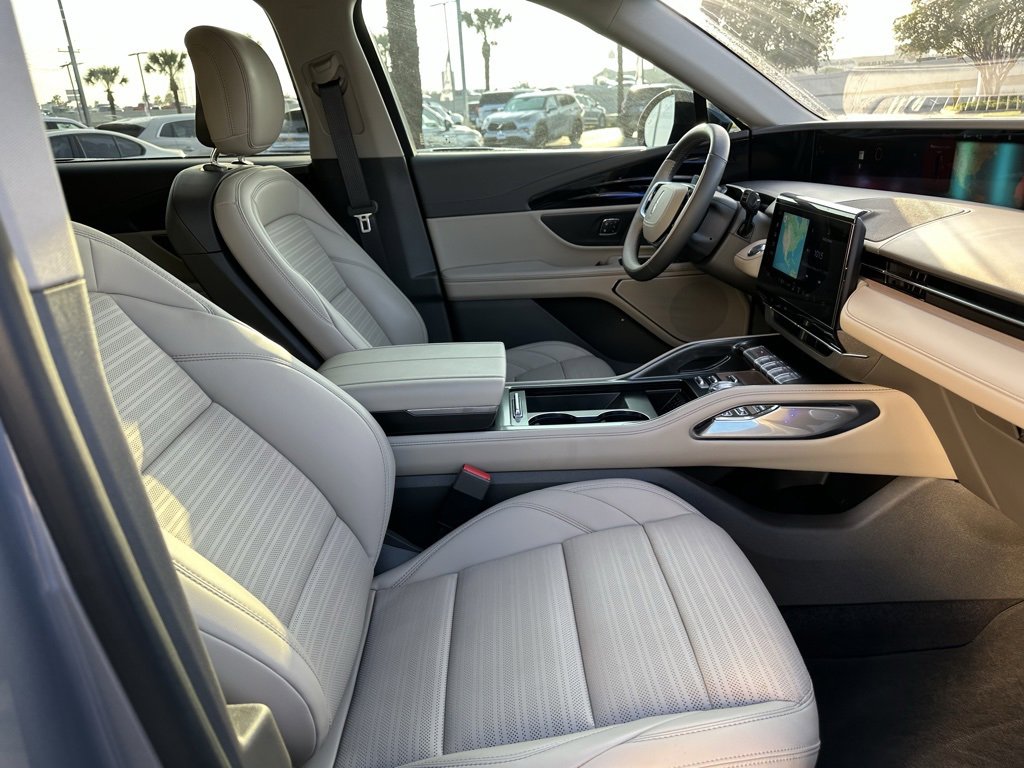 Used 2024 Lincoln Nautilus Reserve image 22