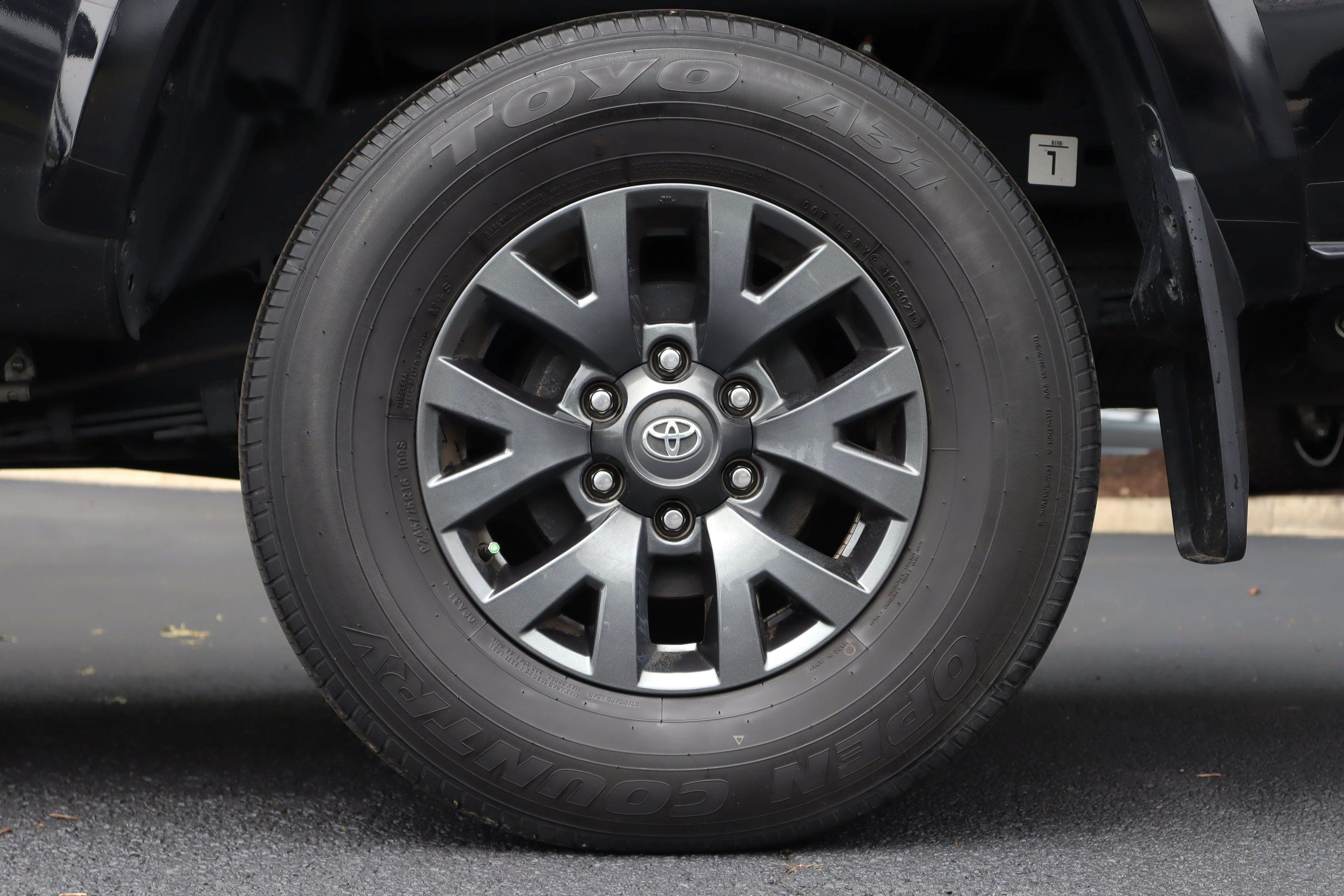 Used 2022 Toyota Tacoma SR5 RWD image 6