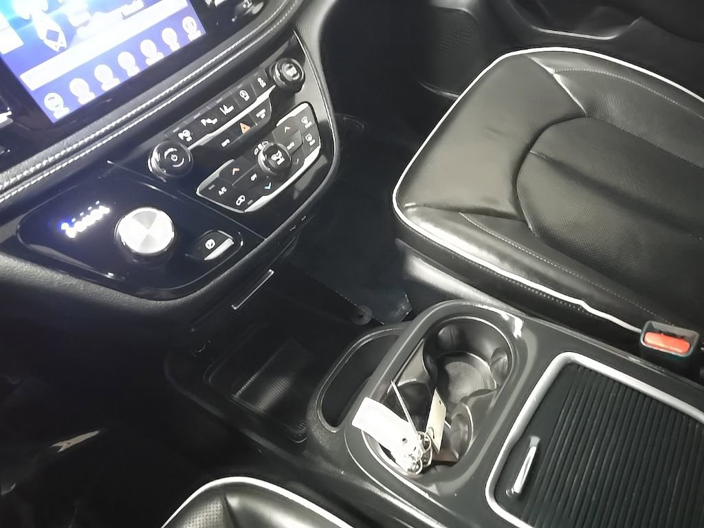 Used 2019 Chrysler Pacifica Limited w/ Advanced Safetytec Group image 27