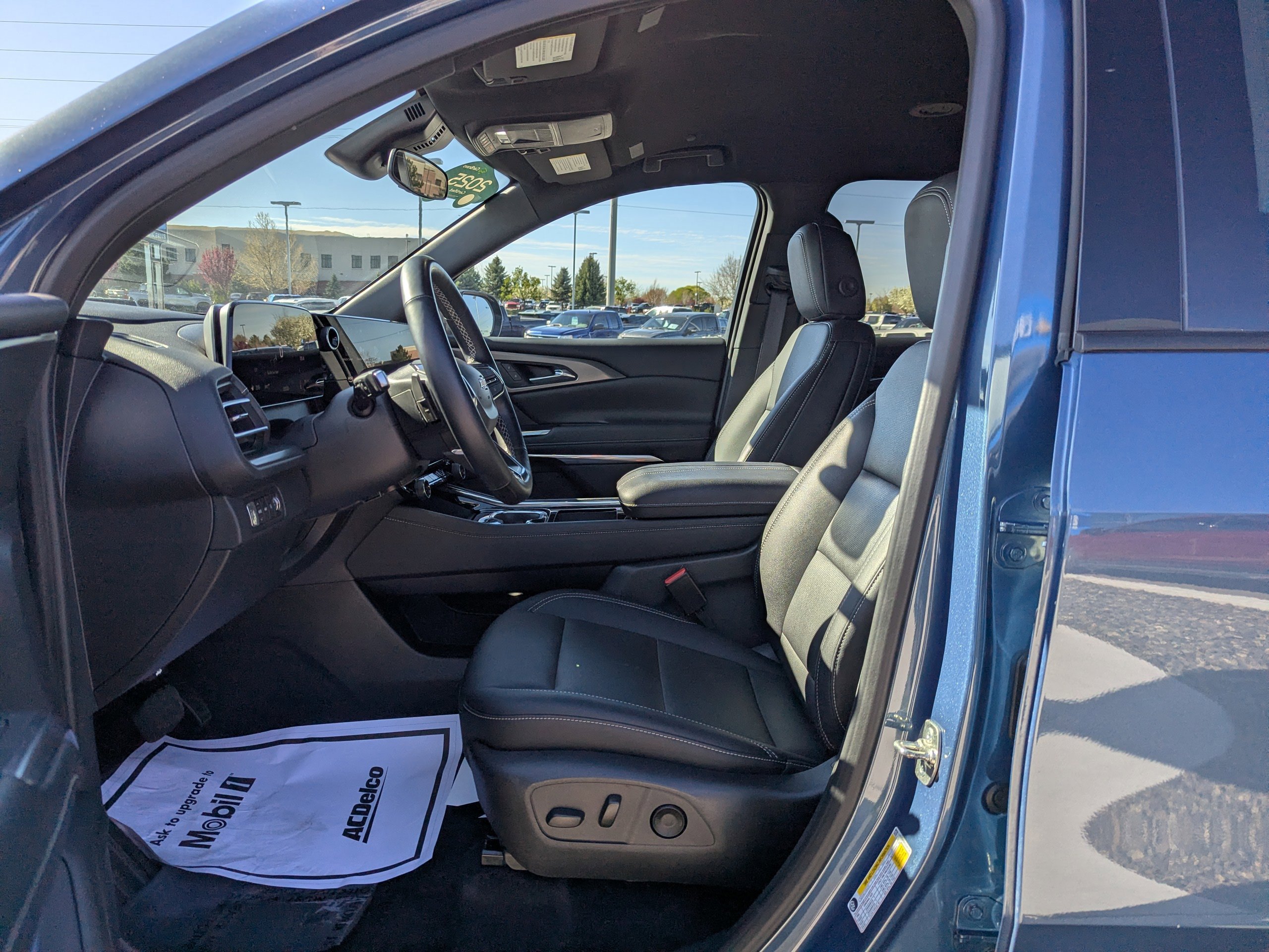 Certified 2025 Chevrolet Traverse LT AWD/4WD image 12