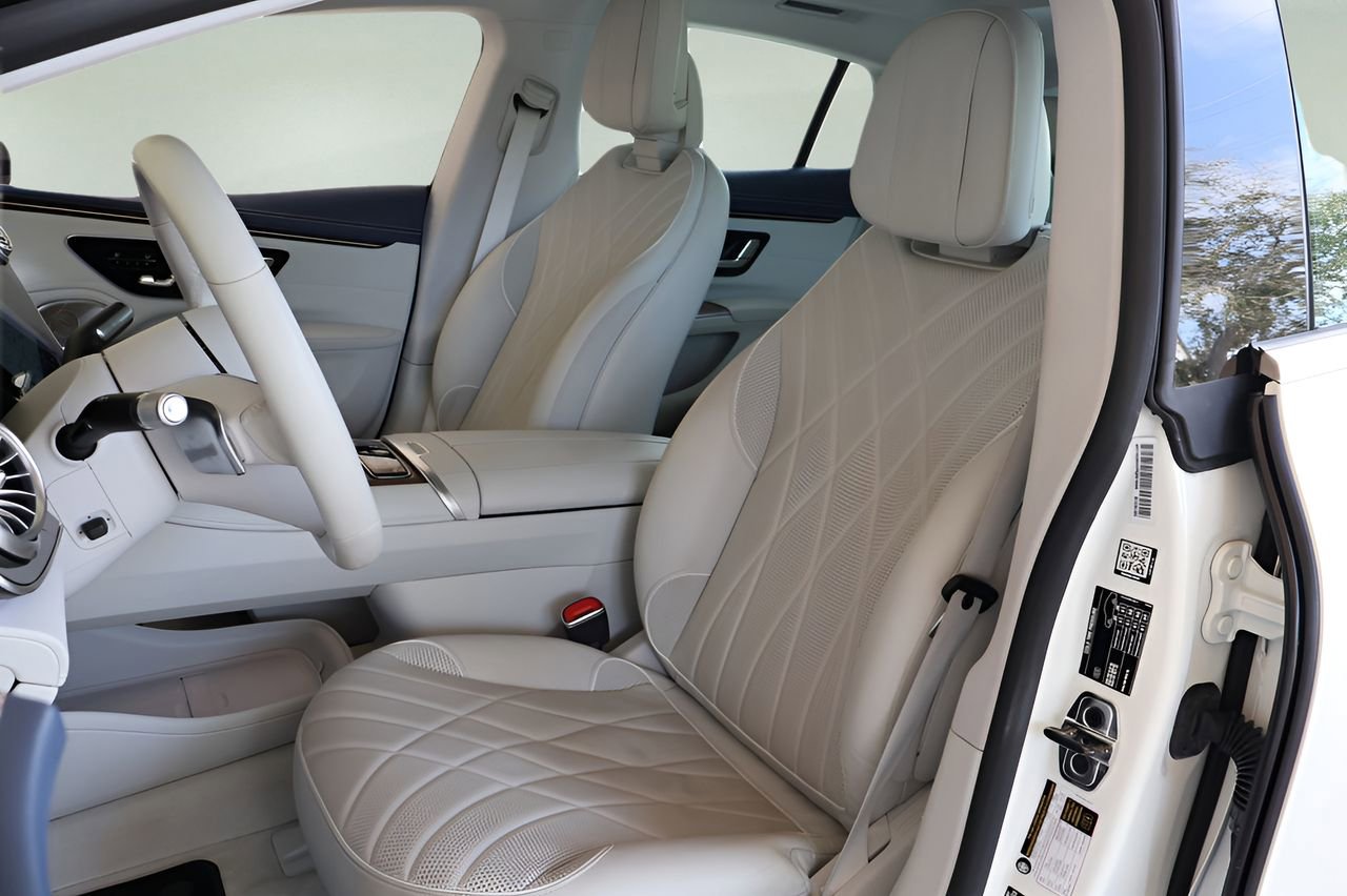 Used 2022 Mercedes-Benz EQS 580 4MATIC Sedan image 13